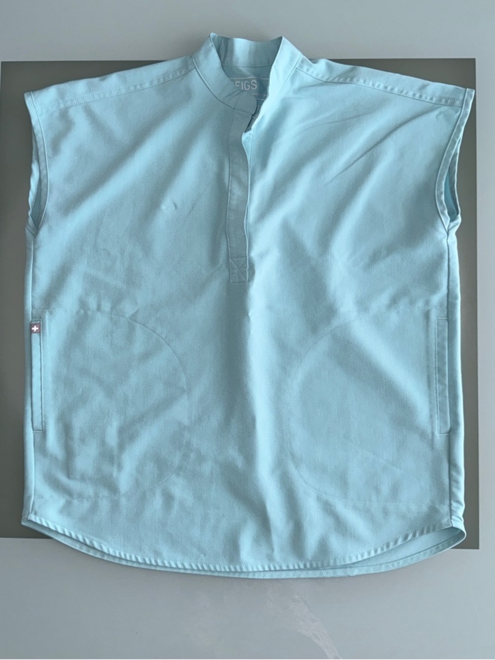 FIGS Women's Uniform Scrub Set XXS/XSP in Sea Glass